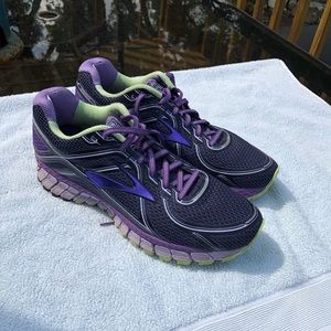 Brooks Adrenaline GTS 17 size 11 woman’s purple